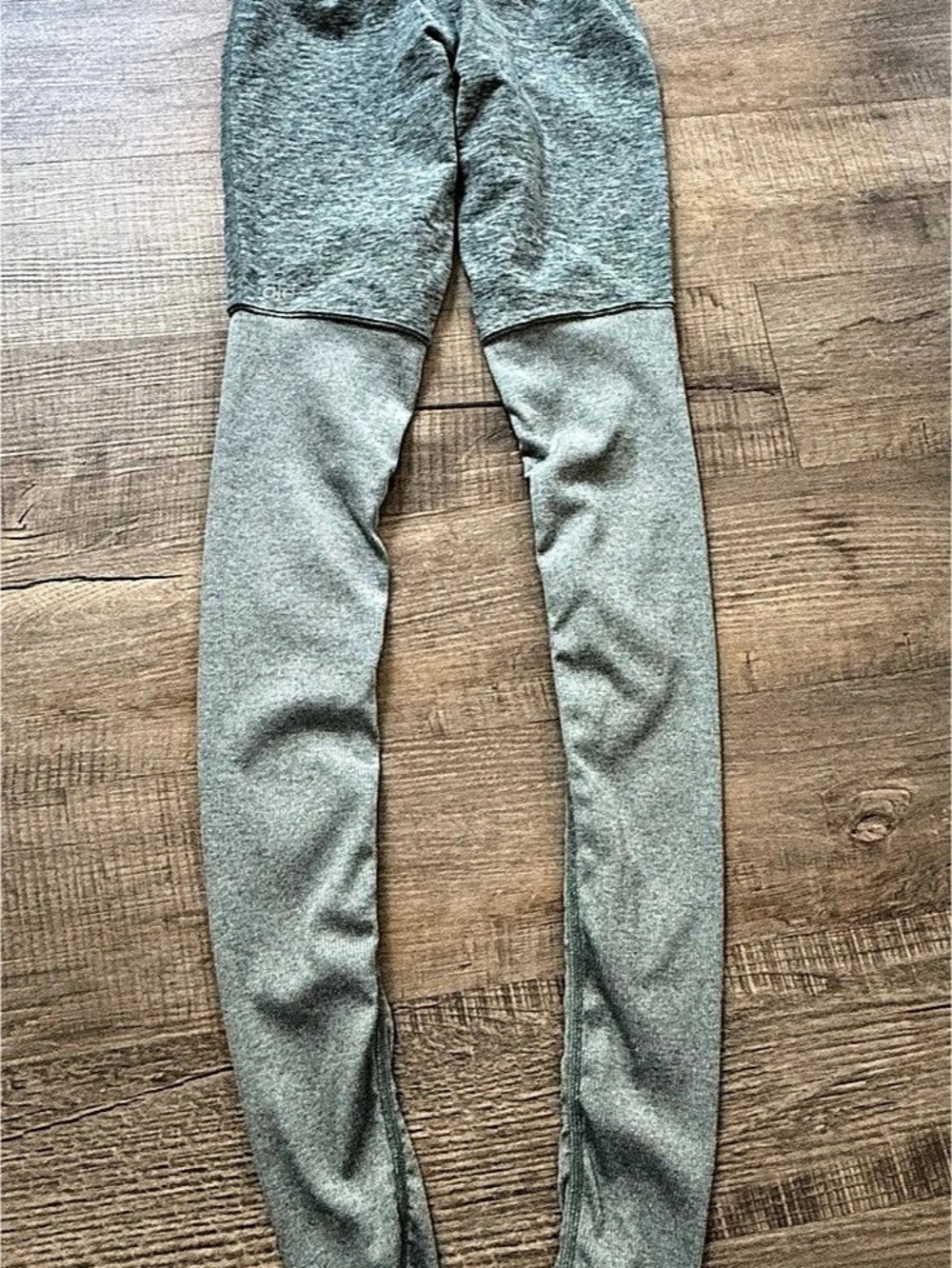 alo Airlift Legging Leggings in Green Size XS Like New